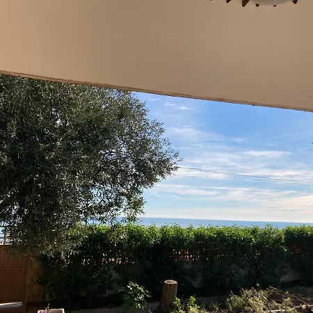 Frente Al Mar