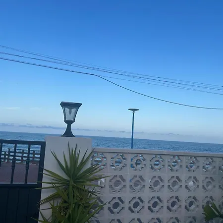 Frente Al Mar *